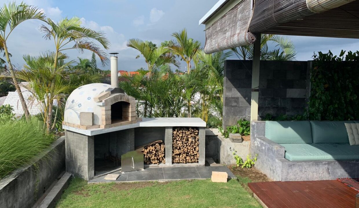 4BR-Justin Bumbak (2)